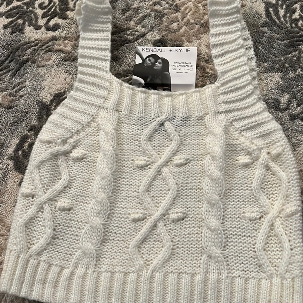 Kendall & Kylie sweater top new!!!!